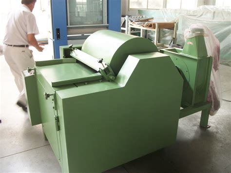 polyester fiber opening machine.